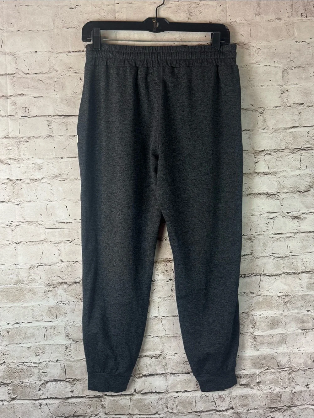 Vuori Women's Small Performance Jogger Charcoal Heather Slim Relaxed Pockets S
